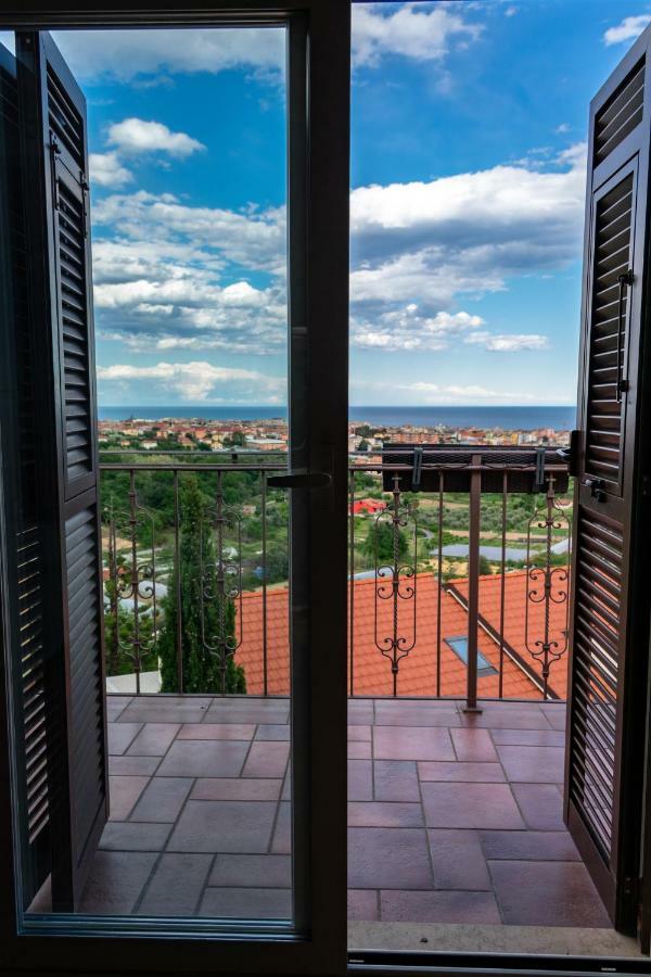 Villa Pineland Borghetto Santo Spirito Εξωτερικό φωτογραφία